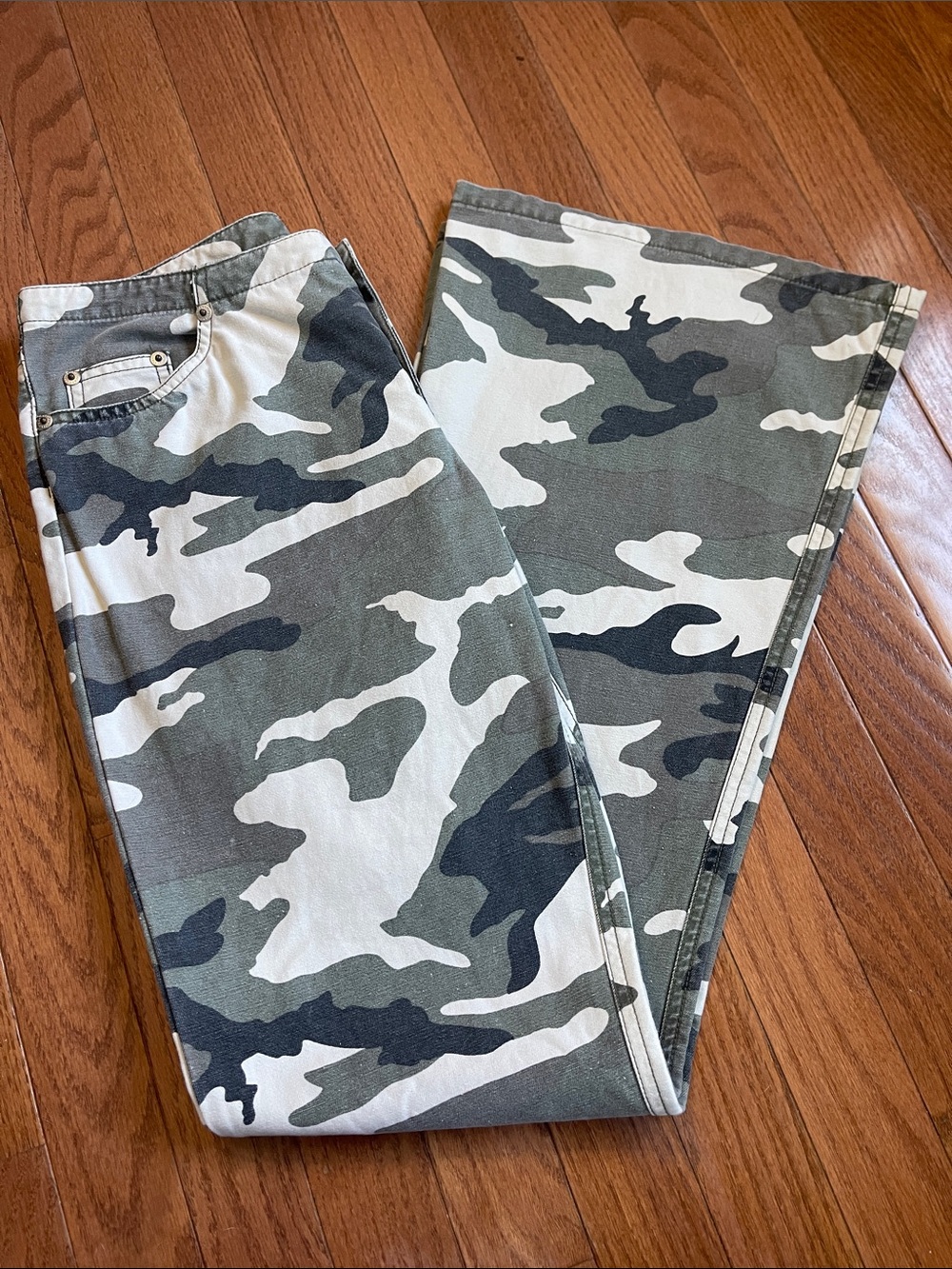 Camo Wide-Leg Jeans - Green Camo